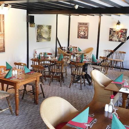 The Railway Inn Forden Екстер'єр фото